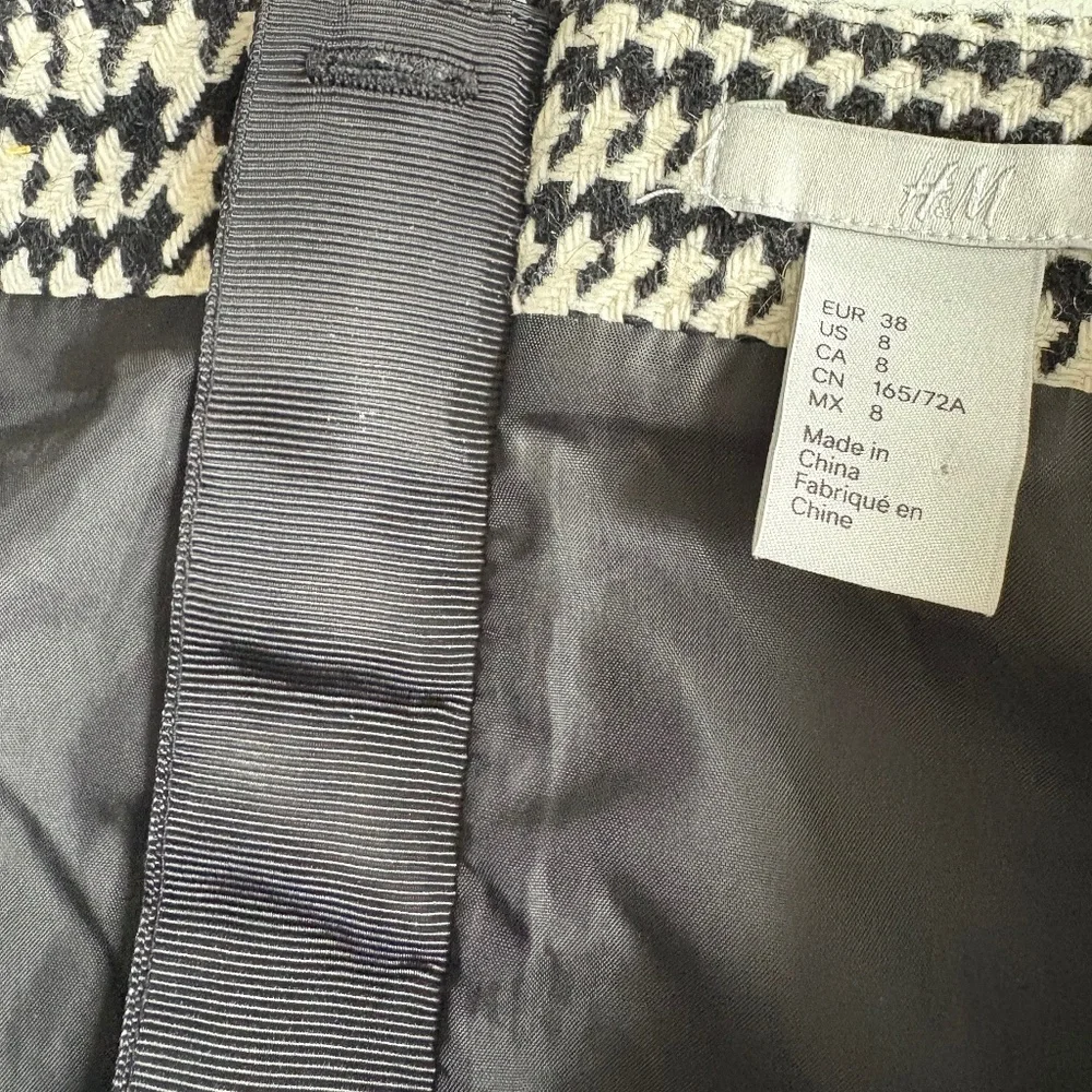 H & M Skirt - Picture 7 of 10